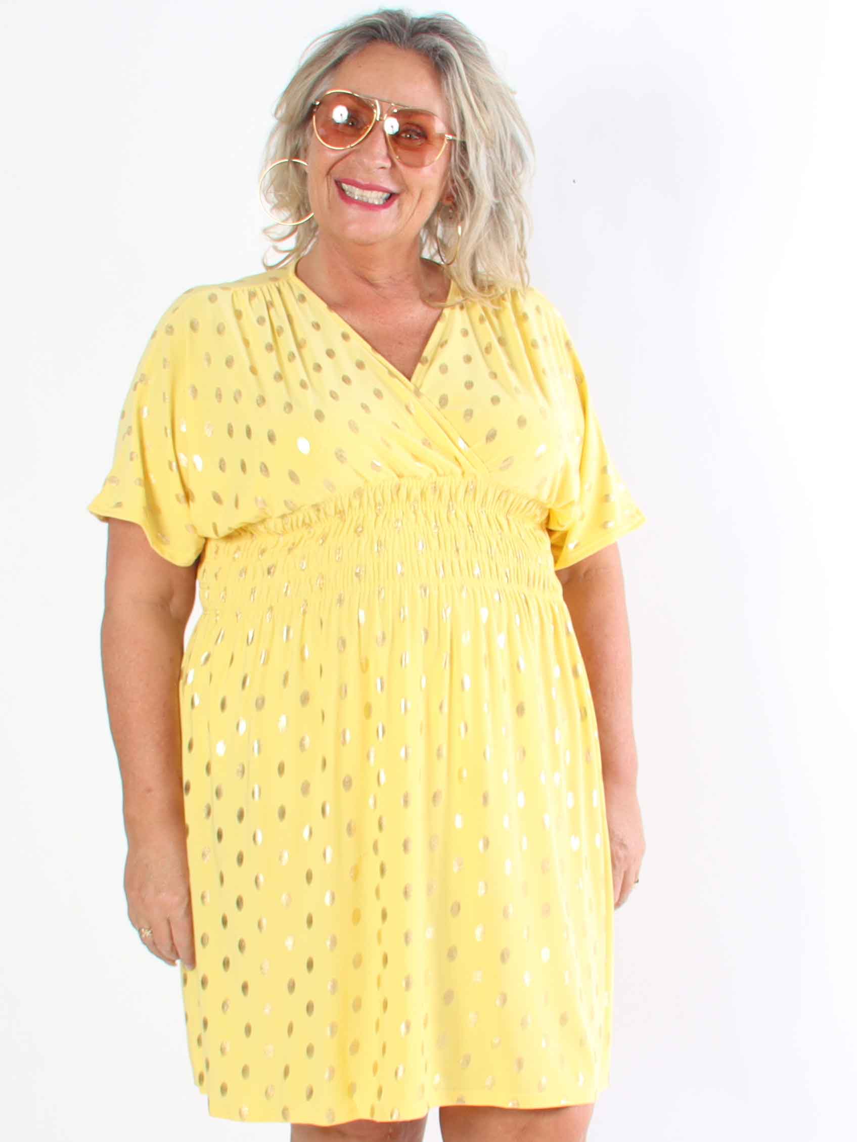 Pams Dot Short - Plus size elastisk kjole med guld prikker